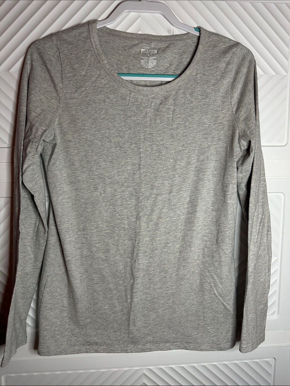 Duluth Trading Co Light Gray Long-Sleeve Crewneck Tee